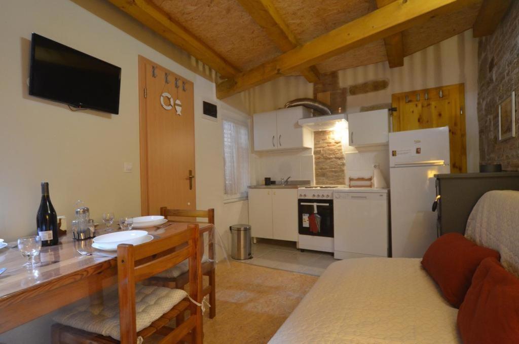 Studio Apartment La Maison De Catherine Rovinj Exterior photo